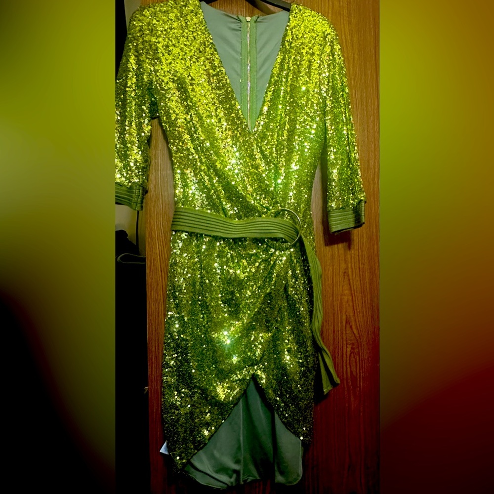 1Nice gorgeous Bodycon Gucci green double crazy Wrap Hem knot side sequin Dress
